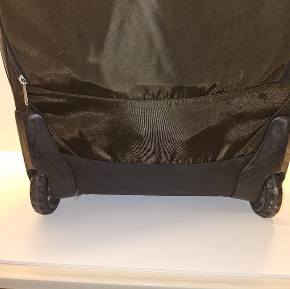 REI  Dark Green Travel Roller Backpack - Picture 5 of 16